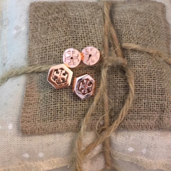 TORY BURCH • Rose Gold Hexagon Logo Earrings - Picture 4 of 4